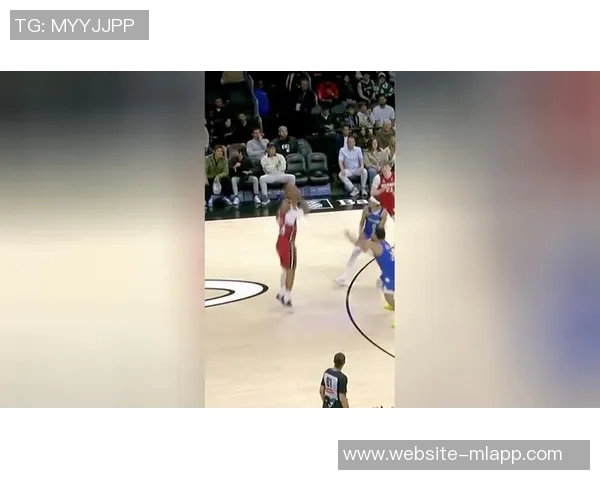 鲍威尔称赞猛龙防守强硬轮转迅速充分发挥身高和臂展优势