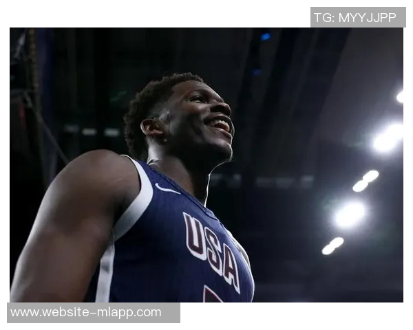 爱德华兹表现出色17投6中贡献20分6篮板6助攻3抢断1盖帽助球队夺胜