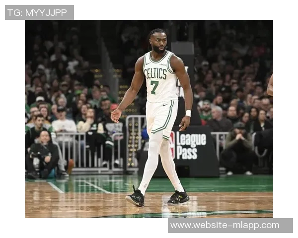 布朗三节狂砍41分6板2助1断1帽单节得分均上双展现惊人状态